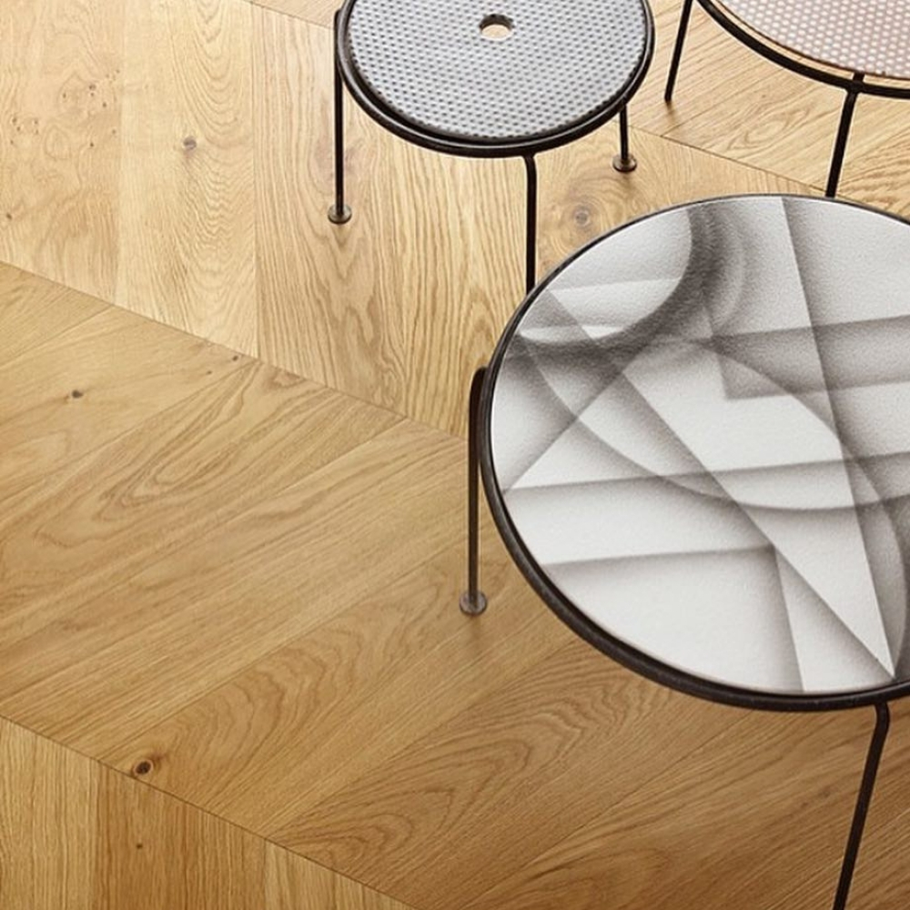 Parket od hrasta Civita 1695 invisible touch, Chevron – postavljanjei pod uglom od 45 stepeni